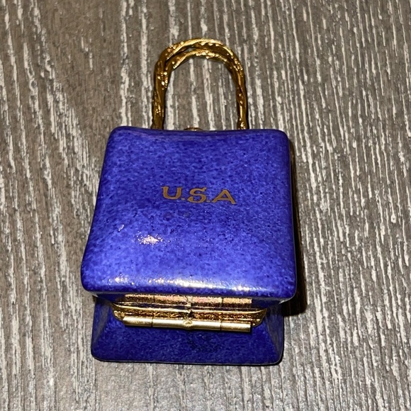 New York Blue Bag & Flag Limoges Box - Picture 2 of 5